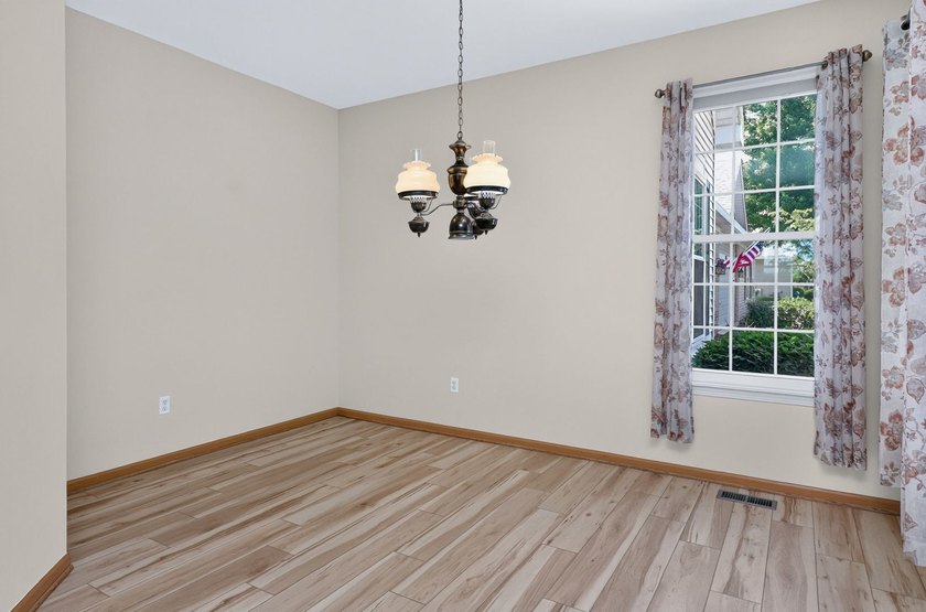 Welcome to effortless living in Grand Haven, one of Romeoville's - photo 7