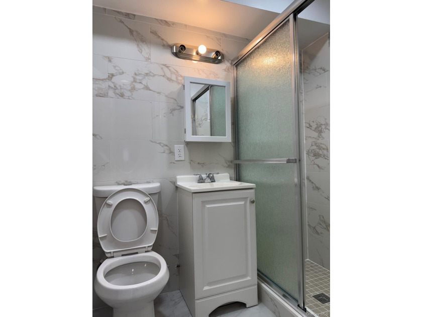 House for sale. Fully finished basement with separate entrance - photo 12