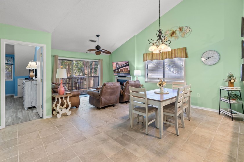 Welcome to Unit 14-E in Richmond Park at Kingston Plantation. A - photo 5