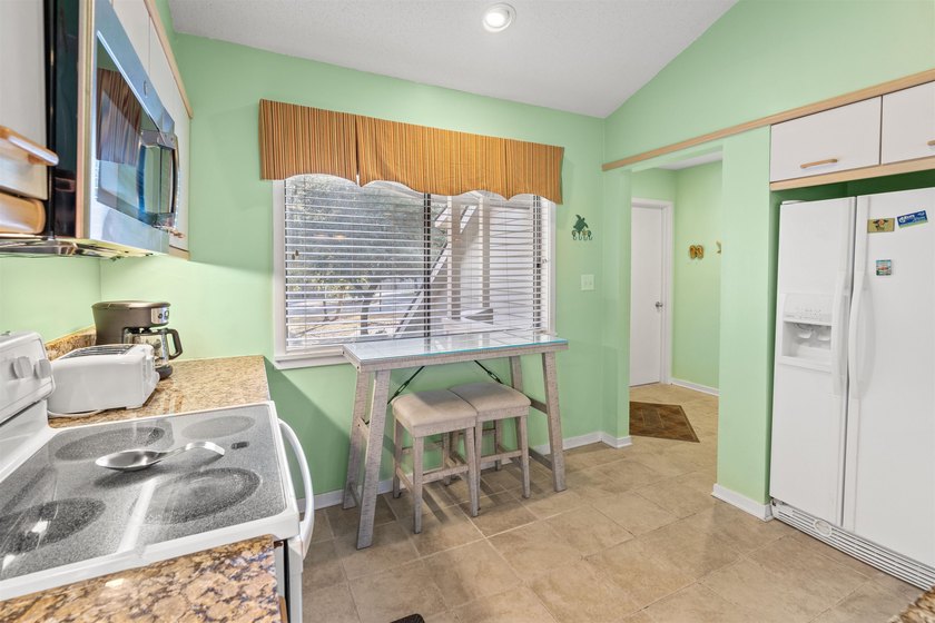 Welcome to Unit 14-E in Richmond Park at Kingston Plantation. A - photo 7