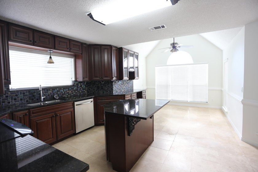 Welcome to your dream home in the heart of Destin! This - photo 10