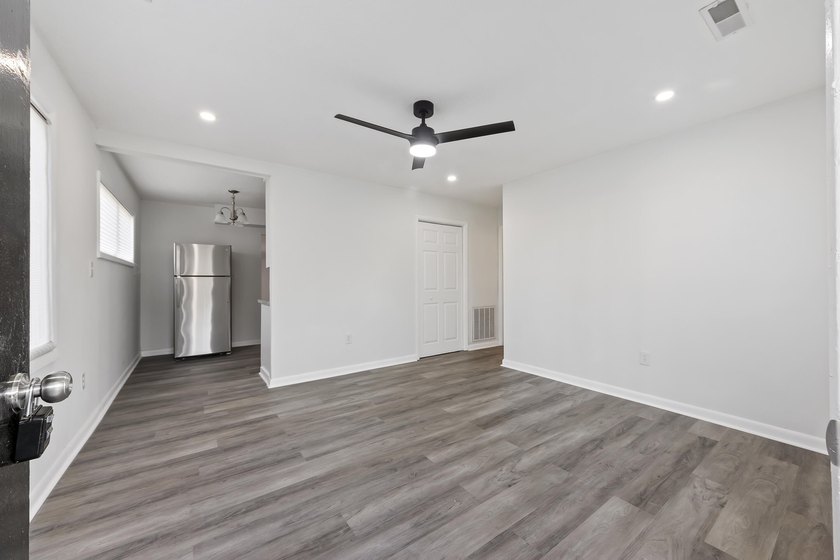 Fully renovated and move-in ready! This 4-bedroom, 2-bath home - photo 7