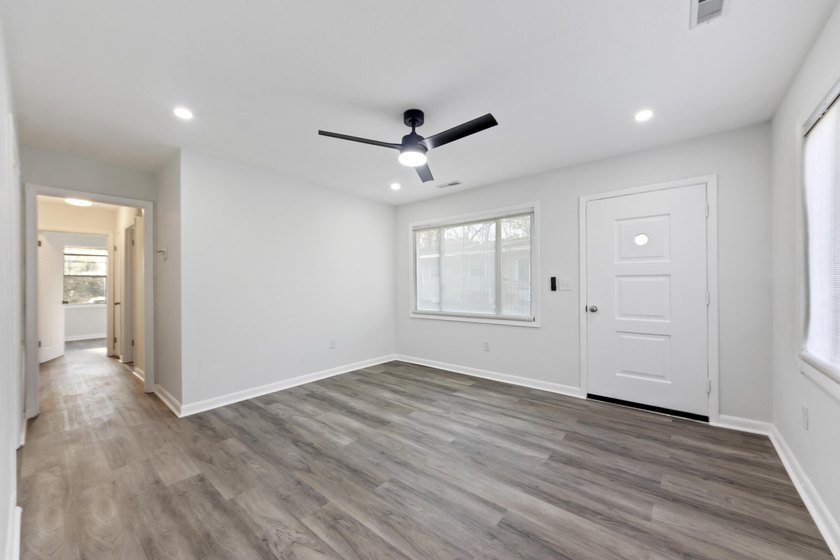 Fully renovated and move-in ready! This 4-bedroom, 2-bath home - photo 8