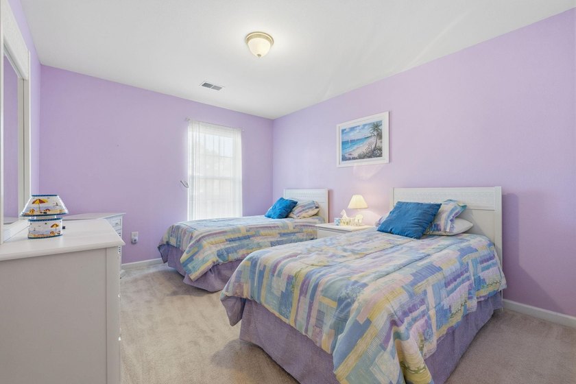 Welcome to this beautifully maintained 3 bedroom, 2 bathroom - photo 8