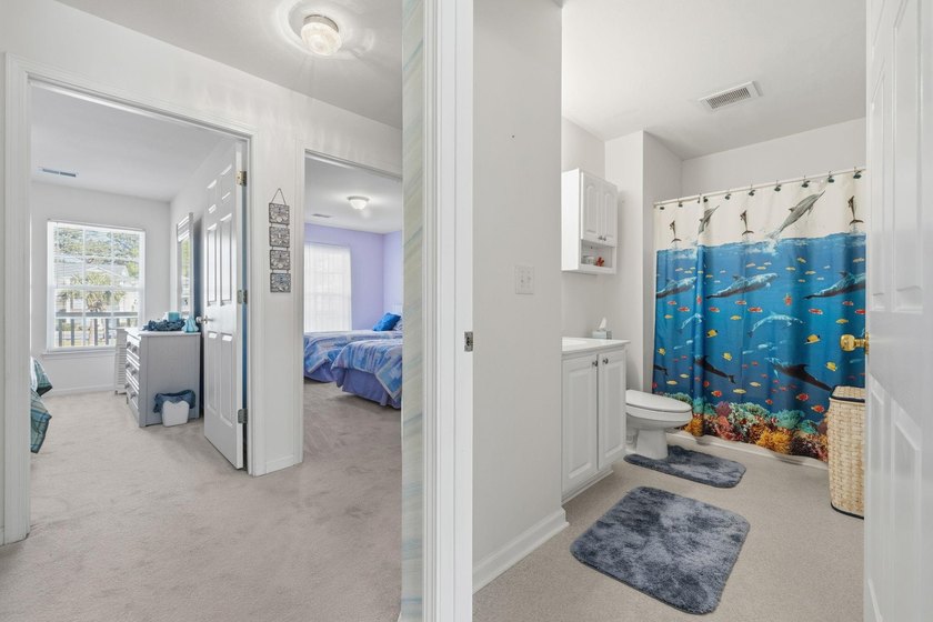 Welcome to this beautifully maintained 3 bedroom, 2 bathroom - photo 9