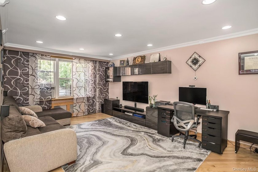 True 2 bed 2 bath unit, 1200 square feet with Dining room - photo 4