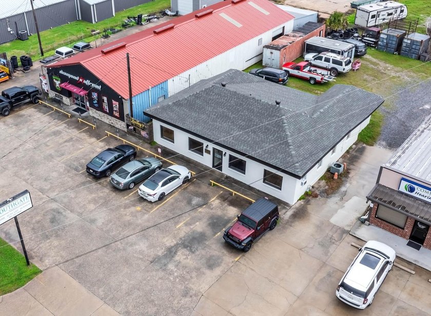 Well-located +/-2,070 SF office building available on St - photo 2