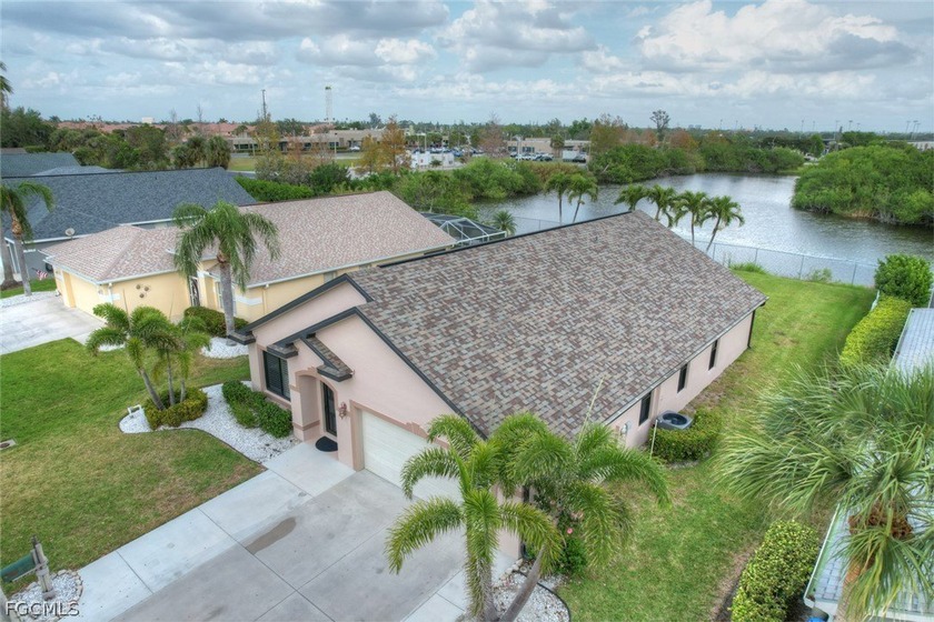 Elegantly remodeled with top-of-the-line materials. Lakeview - photo 4