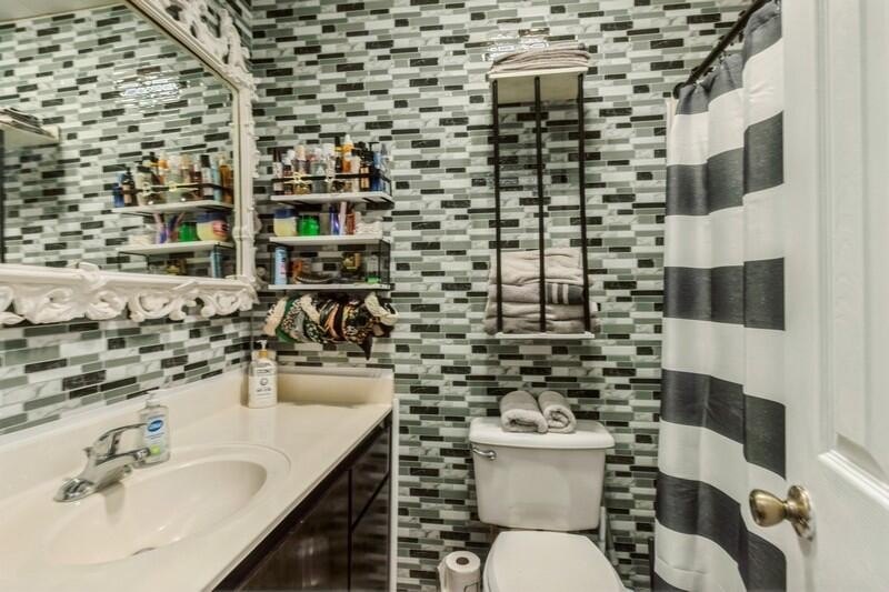 Investment opportunity! Strategically located minutes from - photo 10
