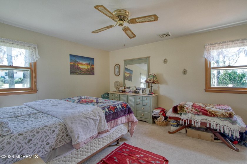 This fine house 2ith 2 bedrooms and full bath sits on a large - photo 7