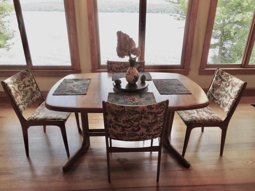 *LAKE LIVING AT IT'S BEST* This gorgeous Lake House is - photo 24