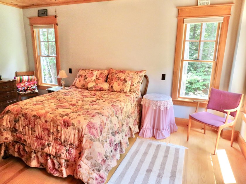 *LAKE LIVING AT IT'S BEST* This gorgeous Lake House is - photo 38