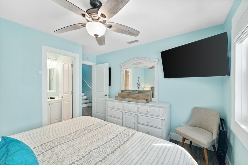 Waterfront living meets beach lifestyle in this beautifully - photo 10
