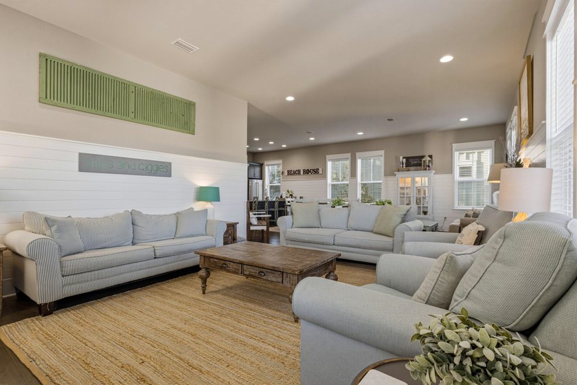 Perfectly positioned in the sought after Highland Parks - photo 5