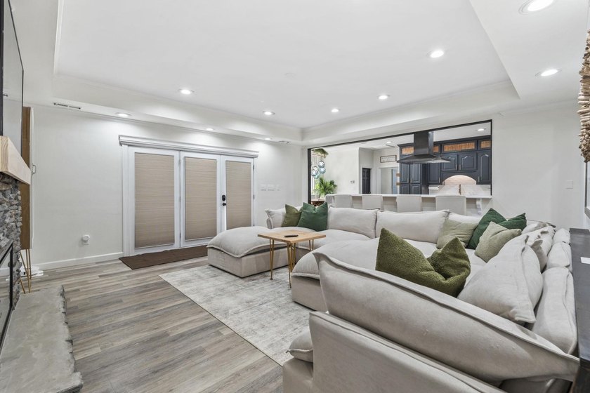 Exceptional all-brick estate set on 3.47 acres in a private - photo 6