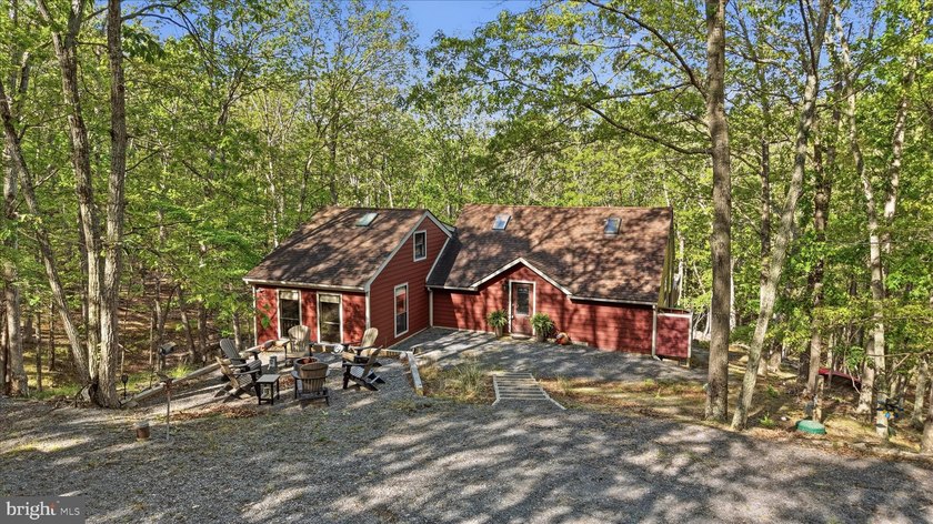 Rarely do you find a completely renovated mountain cabin with a - photo 2