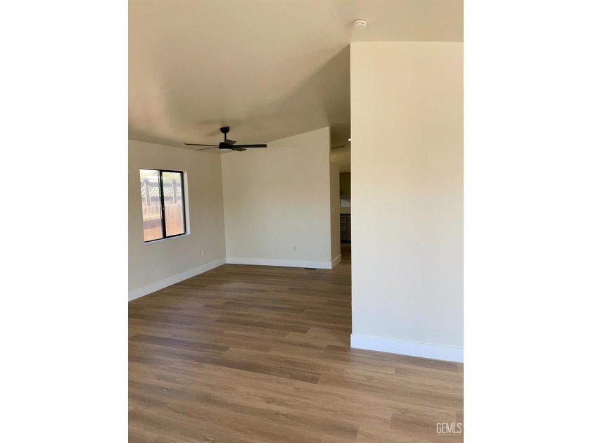 Welcome to 3386 Greenacre Drive! This spacious 3-bedroom - photo 8