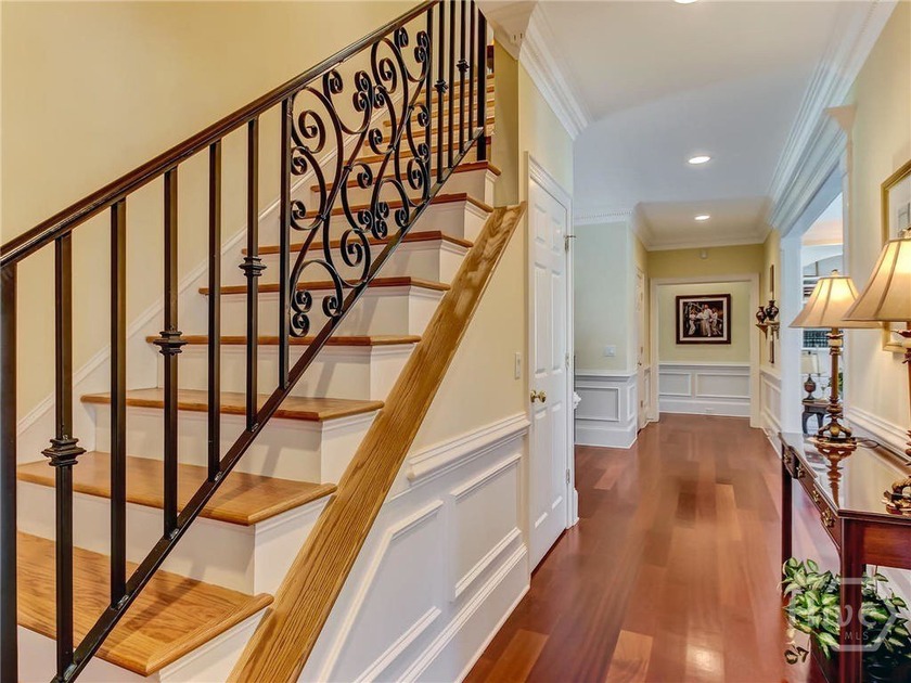 Elegant Lagoon-Front Home in Oakridge |4BR | 3.5BA | 4,722 Sq - photo 16