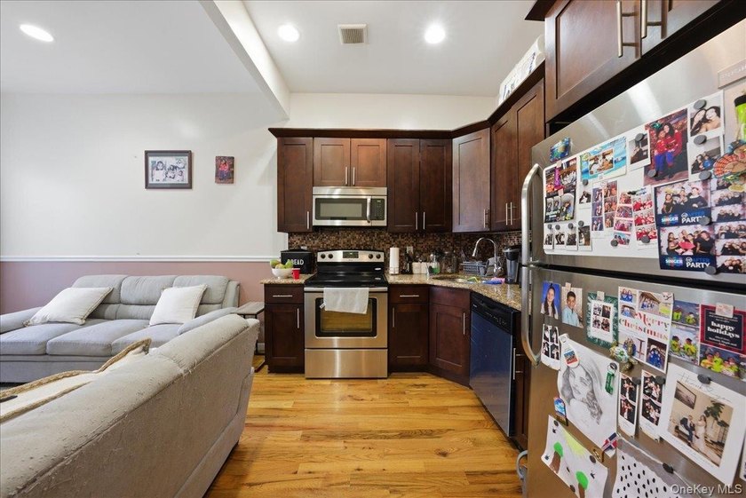 PRICE DROP! WILL BE DELIVERED VACANT! 5 BEDROOMS AND 3 - photo 17