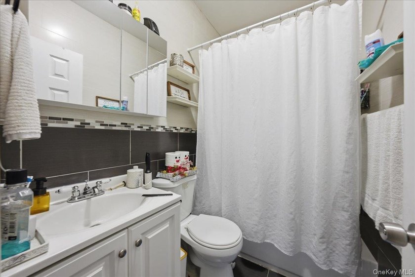 PRICE DROP! WILL BE DELIVERED VACANT! 5 BEDROOMS AND 3 - photo 22
