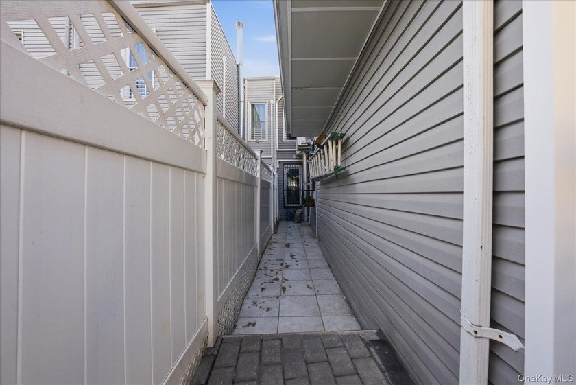 PRICE DROP! WILL BE DELIVERED VACANT! 5 BEDROOMS AND 3 - photo 30