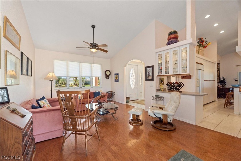 Welcome to Paradise! This beautiful 3 bedroom 2 1/2 bath direct - photo 8
