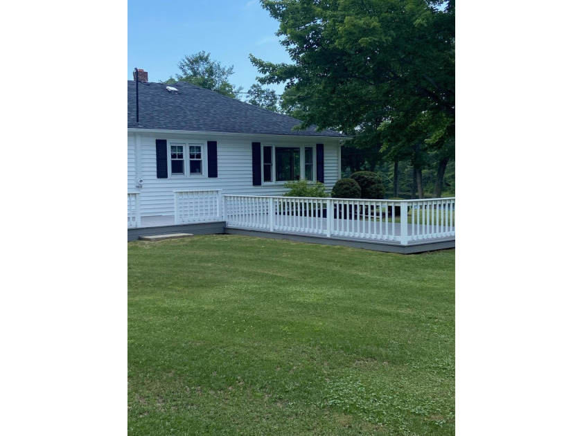 Welcome to this well-maintained, one-owner home, offering 3 - photo 8