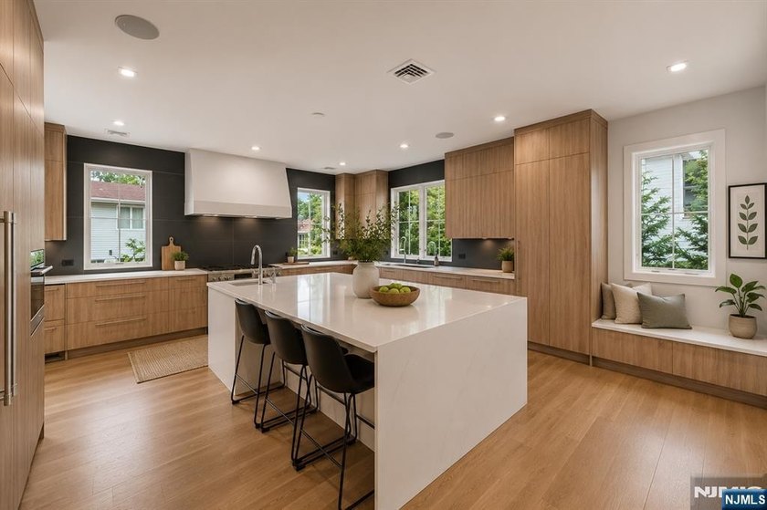 Welcome to 14 Allison Drive in Englewood Cliffs, a recently - photo 19