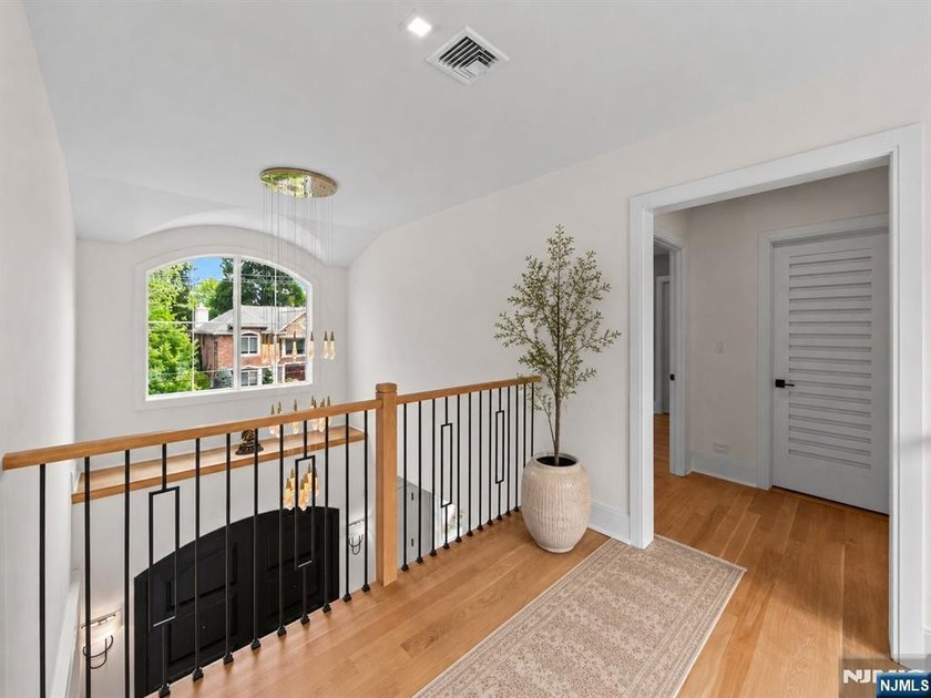 Welcome to 14 Allison Drive in Englewood Cliffs, a recently - photo 23