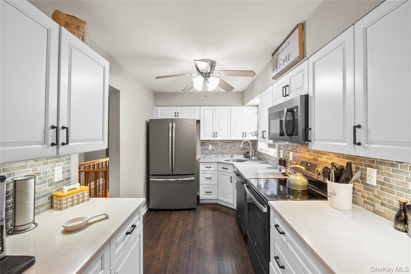 Welcome to this charming and well-maintained Ranch, perfectly - photo 4