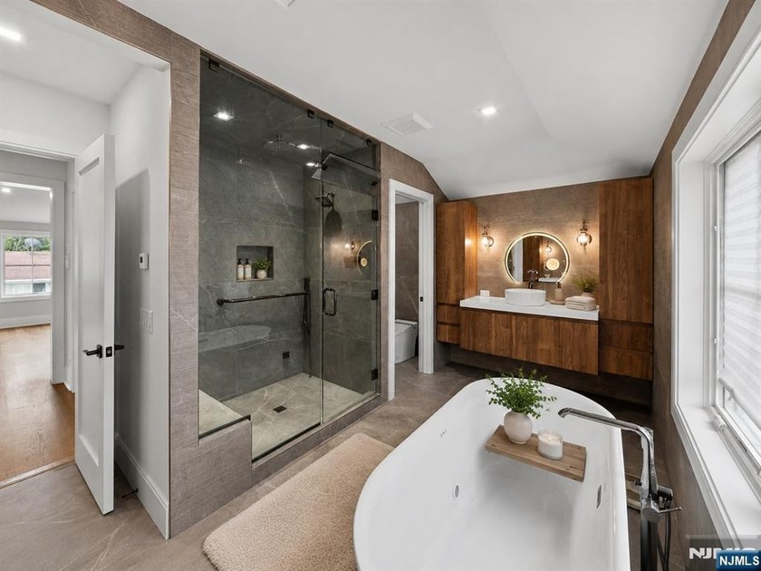 Welcome to 14 Allison Drive in Englewood Cliffs, a recently - photo 29