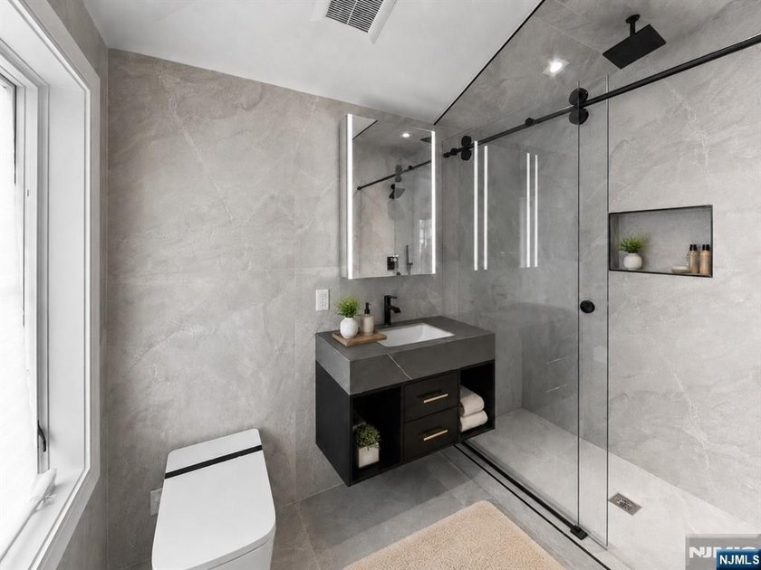 Welcome to 14 Allison Drive in Englewood Cliffs, a recently - photo 36