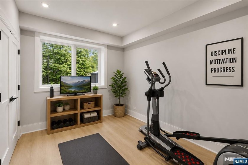Welcome to 14 Allison Drive in Englewood Cliffs, a recently - photo 44