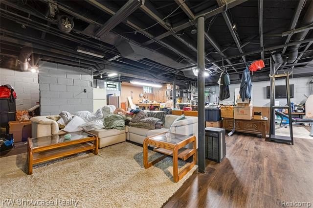 LOCATION, LOCATION, LOCATION, CLEAN UPDDATED 4 BDRM, 2 FULL BATH - photo 46