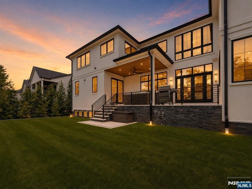 Welcome to 14 Allison Drive in Englewood Cliffs, a recently - photo 47