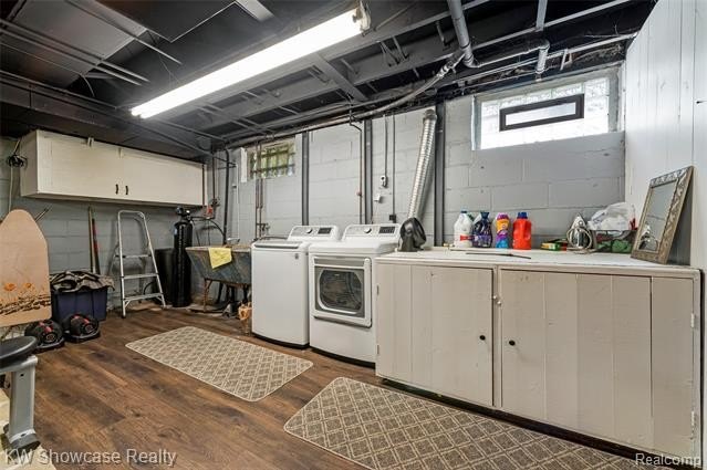 LOCATION, LOCATION, LOCATION, CLEAN UPDDATED 4 BDRM, 2 FULL BATH - photo 47