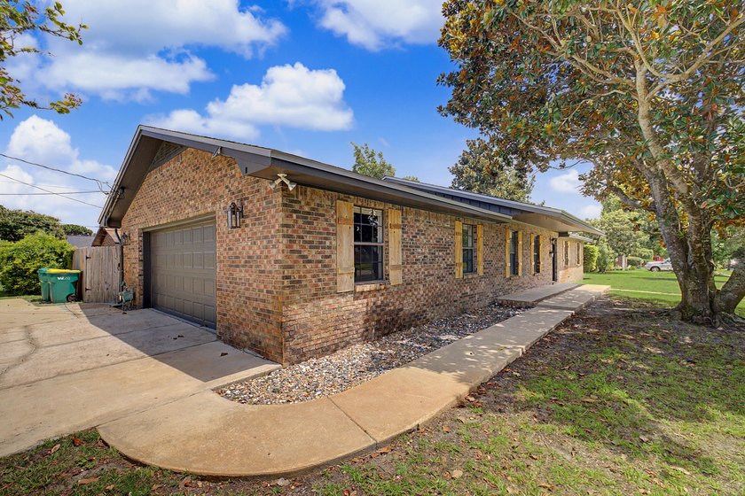 **3.875% VA Assumable Loan!** Live close to the beach, close to - photo 7