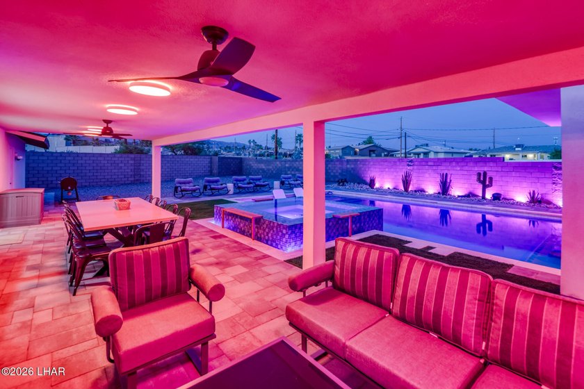 Completely remodeled and loaded with upgrades, this stunning 3 - photo 27