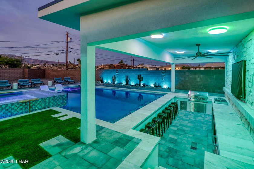 Completely remodeled and loaded with upgrades, this stunning 3 - photo 29