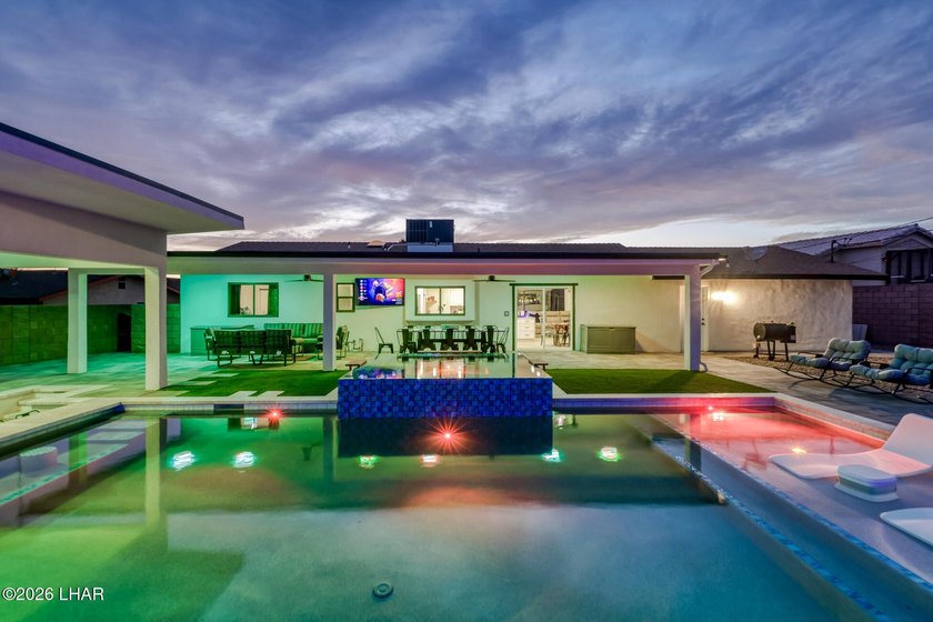 Completely remodeled and loaded with upgrades, this stunning 3 - photo 34