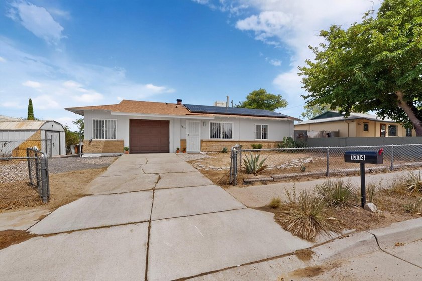 Charming Southwest Gem with Fully Paid-Off Solar!Welcome to 1314 - photo 4