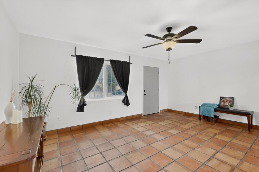 Charming Southwest Gem with Fully Paid-Off Solar!Welcome to 1314 - photo 9