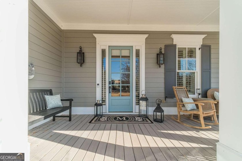Welcome home to this beautifully designed residence offering - photo 4