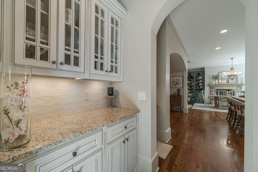 Welcome home to this beautifully designed residence offering - photo 10
