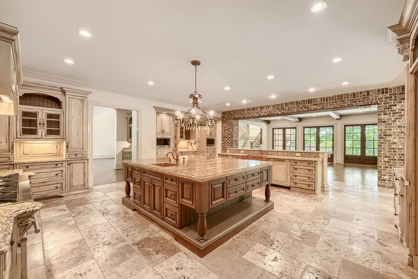 Extraordinary South Lake Lake Lanier estate offering - photo 17