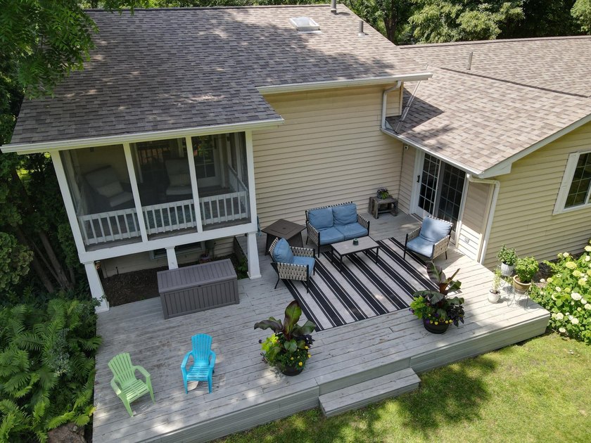 Welcome to this beautifully updated home in the highly desirable - photo 2