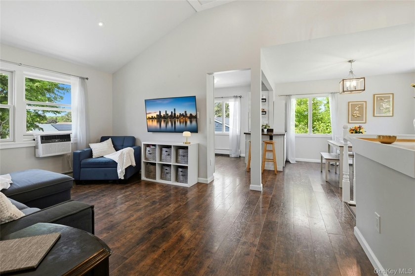 Stunning, Fully Renovated High Ranch in the Heart of East - photo 3