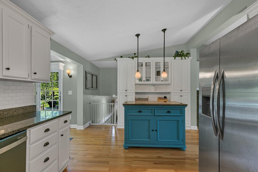 Welcome to this beautifully updated home in the highly desirable - photo 5