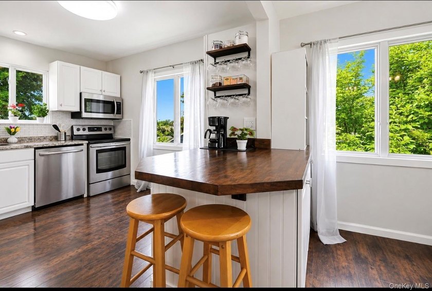 Stunning, Fully Renovated High Ranch in the Heart of East - photo 7