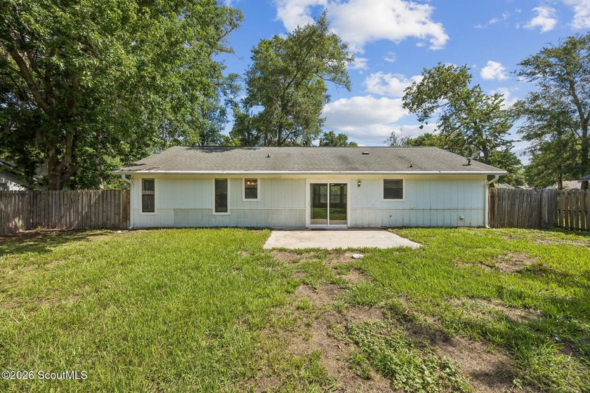 Ready for a quick move-in! This home offers tiled flooring - photo 37